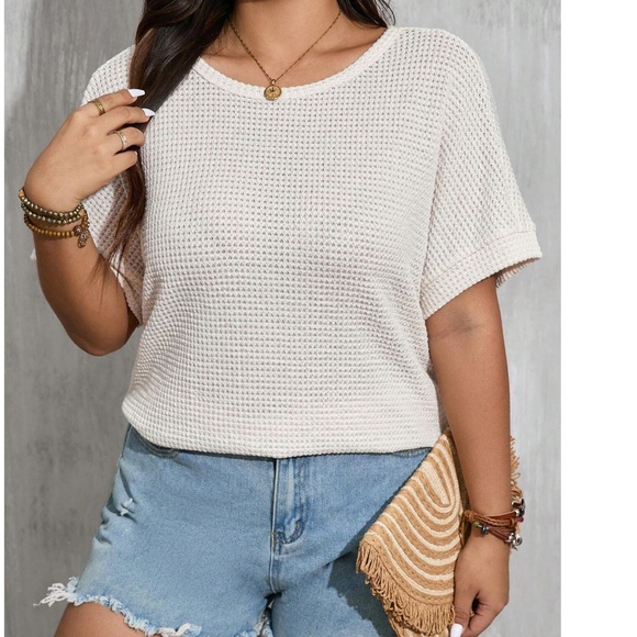 Plus Colorful Crochet Patchwork V back Top - Picture 4 of 5